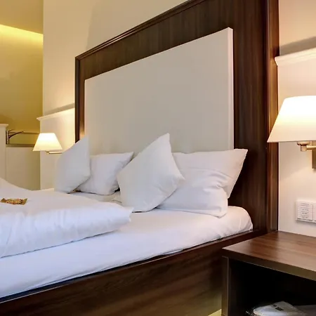 Hotel The Exzellenz 3*