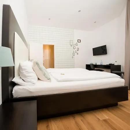 The Exzellenz Hotel 3*