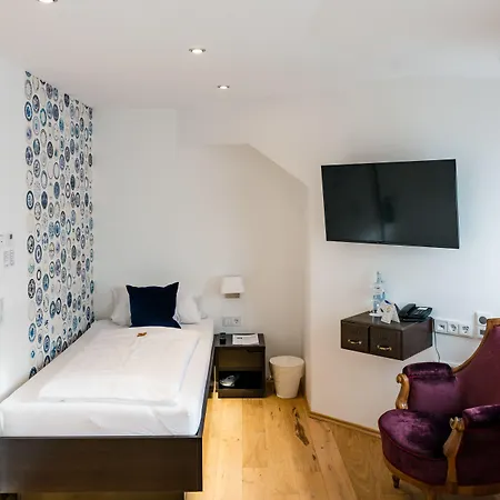 Hotel The Exzellenz 3*