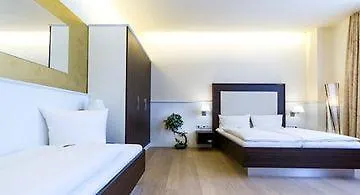 The Exzellenz Hotel 3*