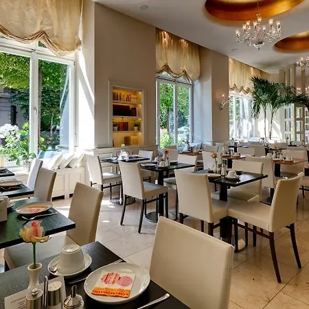 The Exzellenz Hotel 3*