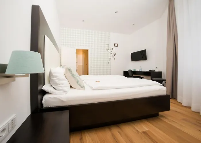 The Exzellenz Hotel 3*