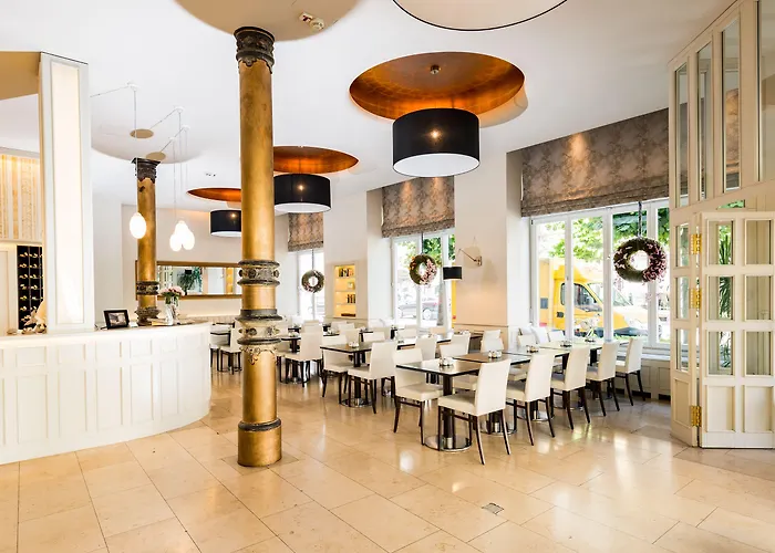 The Exzellenz Hotel 3*